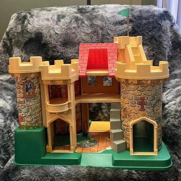 Vintage Fisher Price Little People #993 PLAY FAMILY CASTLE - Picture 2 of 16